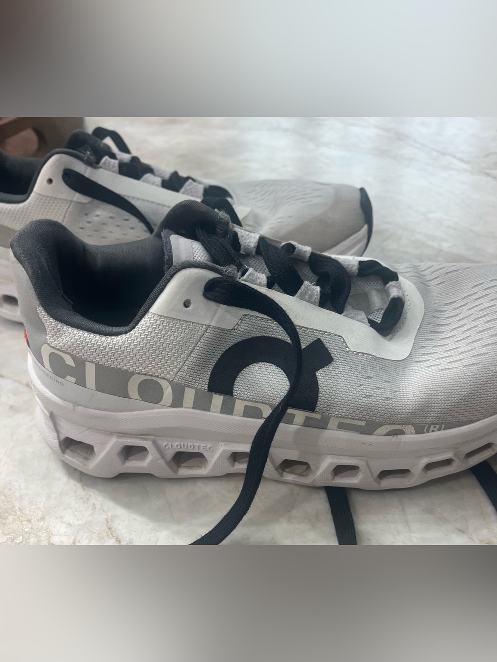 On Cloud: Cloud Monster women running sneaker